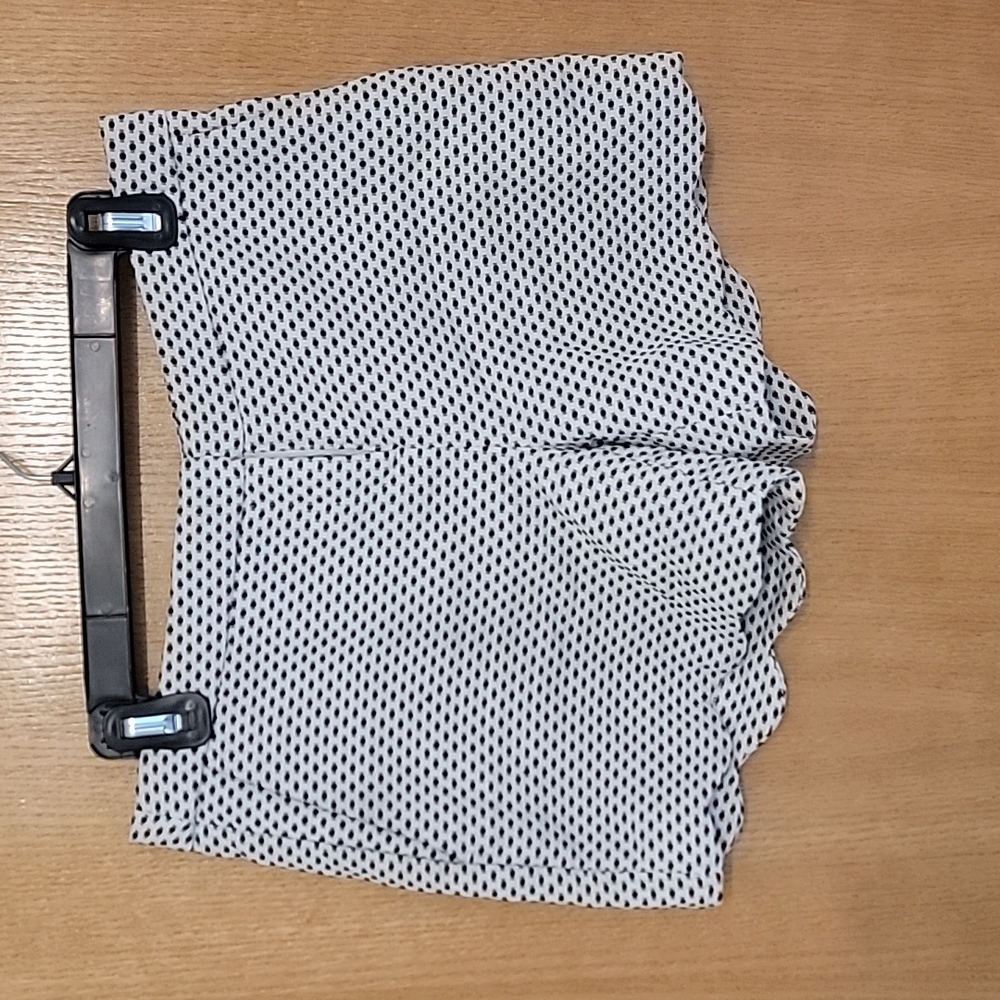 Cynthia Rowley size 2 scalloped shorts